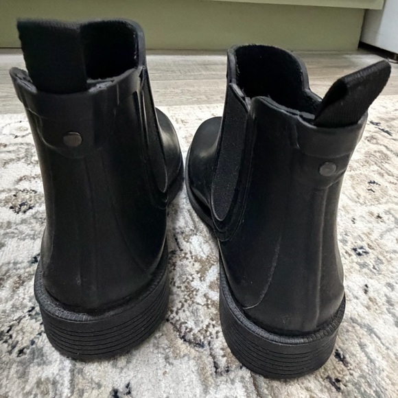 Madewell Black Chelsea Rain Boots - Picture 3 of 4